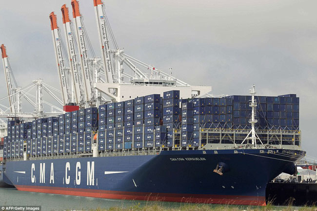 Cận cảnh tàu container lớn nhất thế giới