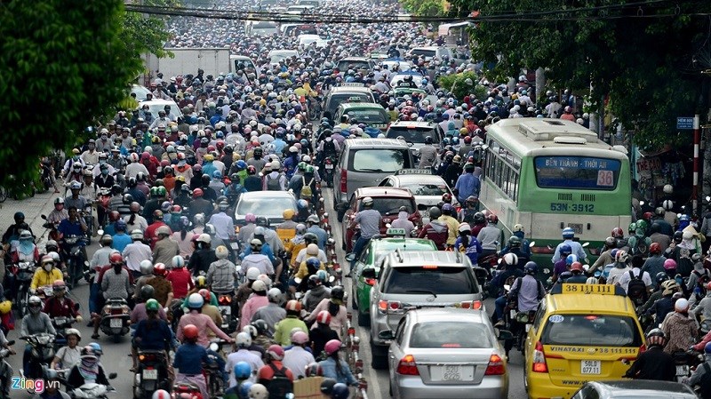 Cao tốc Long Thành, phà Cát Lái quá tải tối mùng 6 Tết